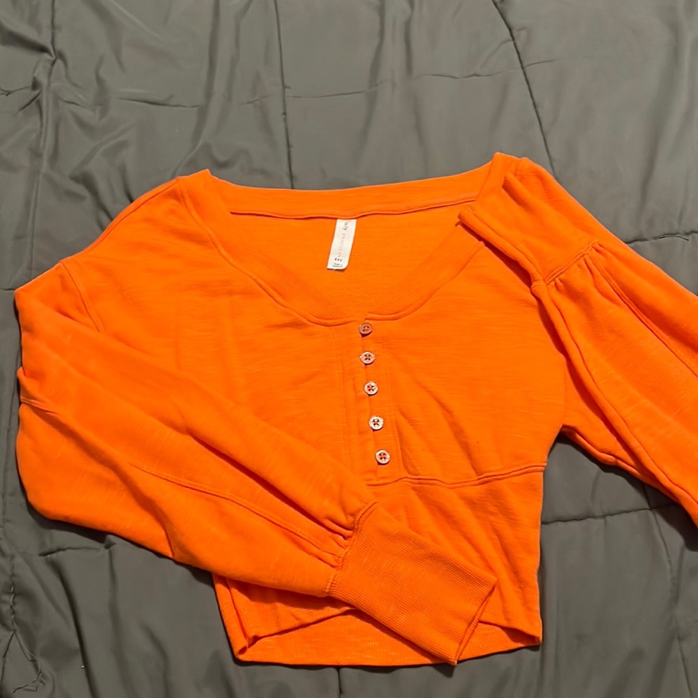 Orange cropped sweater xxs